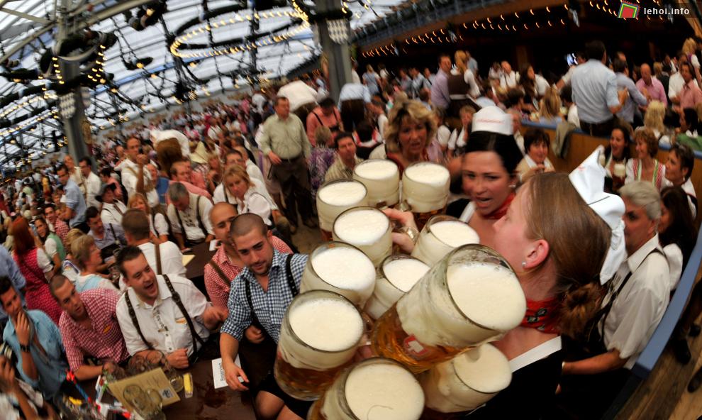 Chùm ảnh ấn tượng về lễ hội bia Oktoberfest ở nước Đức ảnh 8