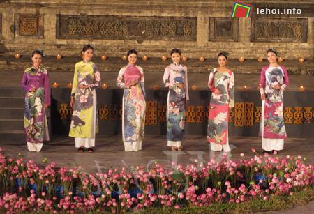 Lễ hội áo dài- một trong 9 chương trình, lễ hội lớn của Festival Huế 2014