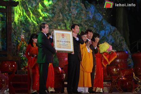 Yên Tử đón Bằng Di tích quốc gia đặc biệt năm 2013