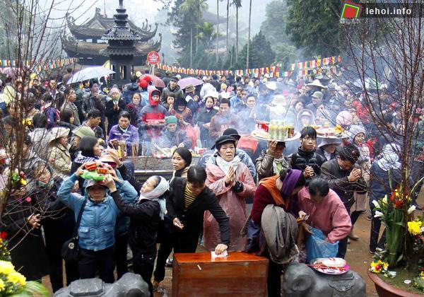 Giá vé thăm quan lễ hội chùa Hương dịp Tết Quý Tỵ sẽ không thay đổi so với năm 2012
