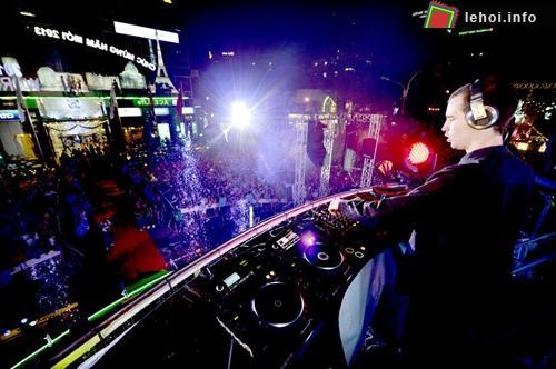 DJ hàng đầu thế giới đến từ Mỹ Str8house khuấy động không khí bữa tiệc âm nhạc đường phố tối 30.12