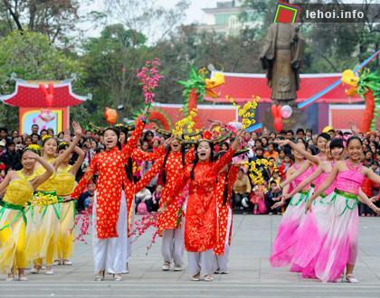 Nhiều hoạt động văn hóa nghệ thuật được tổ chức trong dịp Tết Quý Tỵ 2013