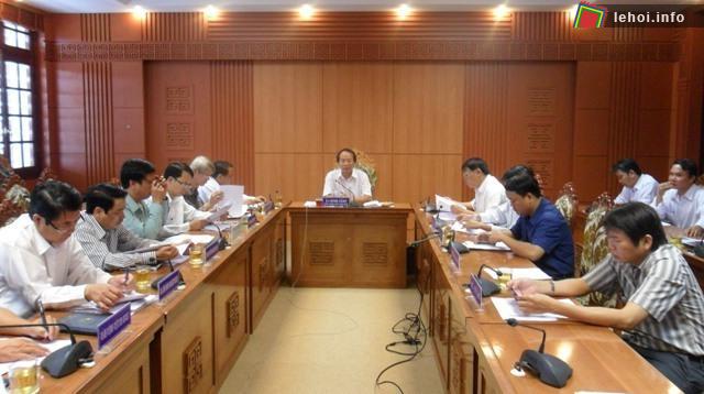 Phó Chủ tịch UBND tỉnh Trần Minh Cả chủ trì cuộc họp với các sở, ban ngành nhằm thông qua Đề án tổ chức Lễ hội “Quảng Nam – Hành trình di sản” lần thứ V năm 2013.
