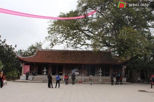 Đền Mẫu Âu Cơ tại xã Hiền Lương, huyện Hạ Hòa, tỉnh Phú Thọ.