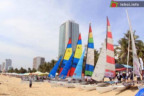 Giải đua thuyền buồm toàn quốc trong khuôn khổ Festival biển Nha Trang