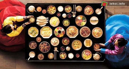 Lễ hội là dịp để khách tham quan thưởng lãm văn hóa ẩm thực cùng các nét văn hóa đặc sắc của xứ sở Kim Chi.