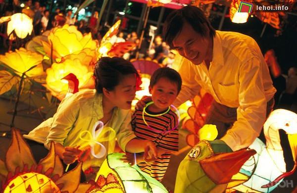 trong suốt những ngày diễn ra lễ hội các em nhỏ sẽ được học làm đồ chơi trung thu