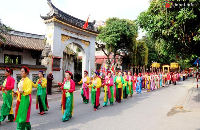 Lễ hội được tổ chức trang nghiêm với các nghi lễ truyền thống