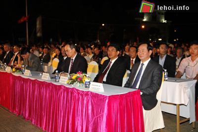 Các đồng chí lãnh đạo Đảng, Nhà nước tham dự lễ khai mạc Lễ hội cà phê Buôn Mê Thuột lần thứ 4.