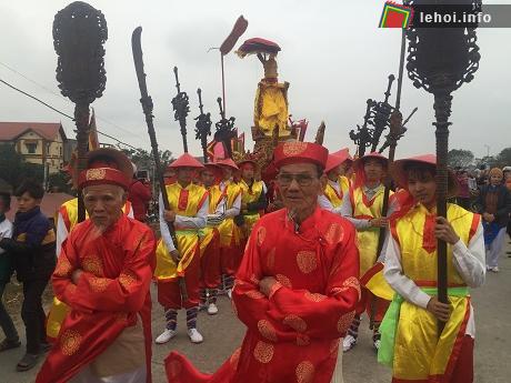 Đoàn rước kiệu tại lễ hội Kinh Dương Vương.