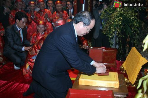 Phó Thủ tướng Chính phủ Nguyễn Thiện Nhân làm lễ khai Ấn đền Trần