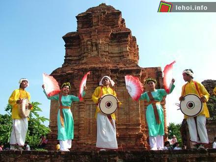 Độc đáo “Ngày hội văn hóa, thể thao và du lịch vùng đồng bào Chăm – Ninh Thuận” ảnh 2