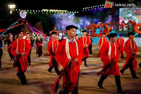 Các điệu múa thể hiện văn hóa đặc sắc khắc họa rõ nét bản sắc riêng của 22 dân tộc sinh sống trên địa bàn tỉnh Quảng Ninh.