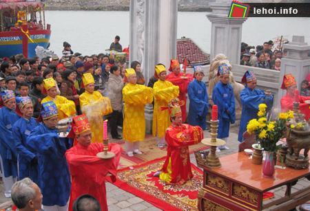 Nghi thức tế lễ tại đền Cuông