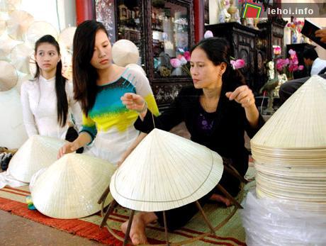 Nghề làm nón lá