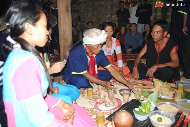 Lễ hội ăn đầu lúa mới của dân tộc Raglai 