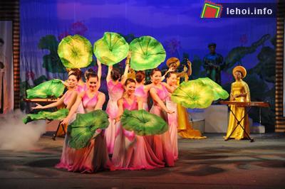 Đoàn nghệ thuật Việt Nam tham dự “Lễ hội Việt Nam 2011” sẽ biểu diễn tại Tokyo và tổ chức giao lưu, tặng quà với nhân dân Nhật Bản tại thành phố Asahi – nơi đã gánh chịu thảm hoạ động đất và sóng thần vừa qua.