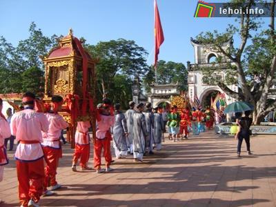 Lễ rước kiệu tại Đền Thiên Trường, Khu di tích lịch sử-văn hóa thời Trần (Nam Định).