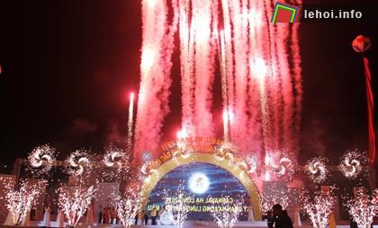 Địa điểm bắn pháo hoa là Quảng trường 30-10, TP Hạ Long nơi tổ chức Lễ hội Carnaval Hạ Long năm 2011