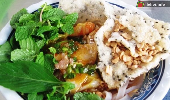 Mì Quảng là món ăn nổi tiếng của xứ Quảng