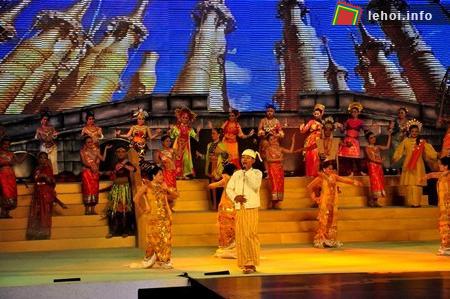 Đoàn các nước bạn Lào, Myanmar, Campuchia... cùng tham gia chương trình nghệ thuật