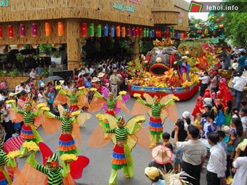 Lễ hội Trái cây Nam Bộ thu hút đông đảo du khách