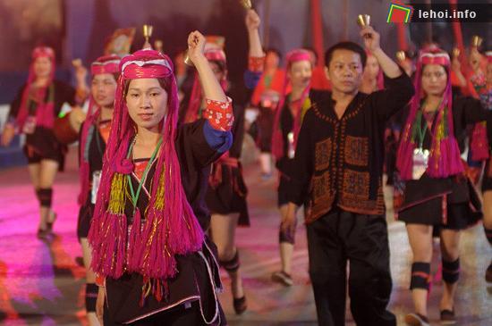 22 dân tộc anh em trên vùng đất Quảng Ninh đã mang tới những sắc màu đặc sắc nhất của mình.