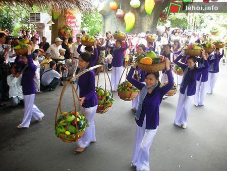 Nhiều loại trái cây ngon - an toàn có mặt trong lễ hội