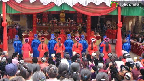 Tế lễ tại lễ hội làng Xuân Phả