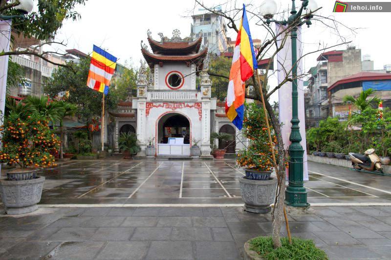 Chùa Vua thuộc địa phận làng Thịnh Yên, tổng Hậu Nghiêm, huyện Thọ Xương, nay thuộc phường Phố Huế, quận Hai Bà Trưng Hà Nội.