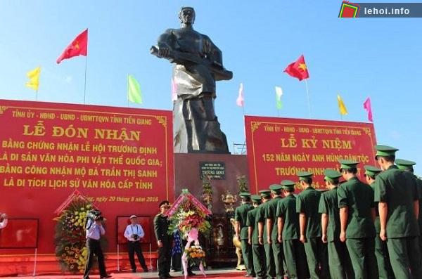 Tượng đài anh hùng dân tộc Trương Định