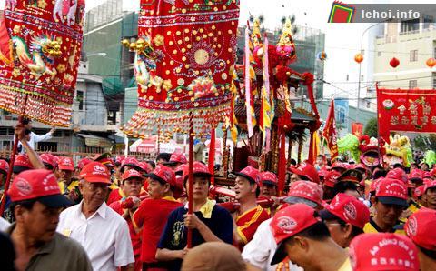 Tưng bừng Lễ hội chùa Bà Thiên Hậu, Bình Dương 