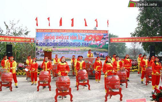 Người dân Phổ Yên, Thái Nguyên với lễ hội xuống đồng đầu năm