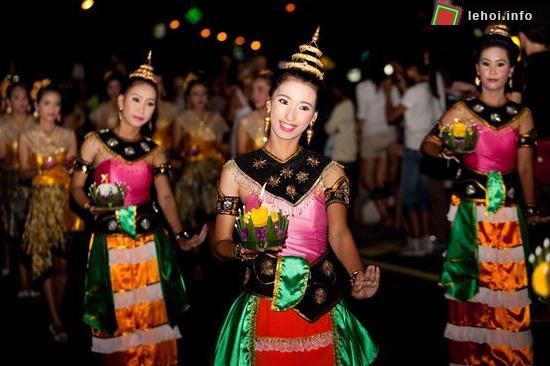 Độc đáo lễ hội hoa đăng Thái Lan - Loy Krathong