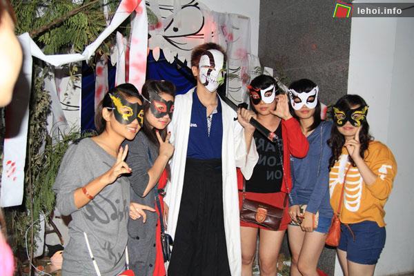 Các bạn sinh viên Hà Nội tham gia hóa trang tại Lễ hội Halloween