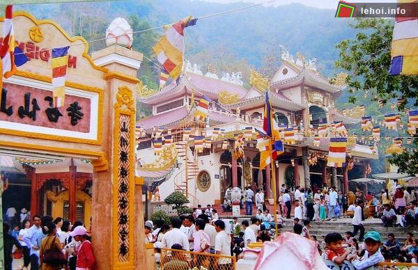 Lễ hội núi Bà Đen là lễ hội lớn Tây Ninh