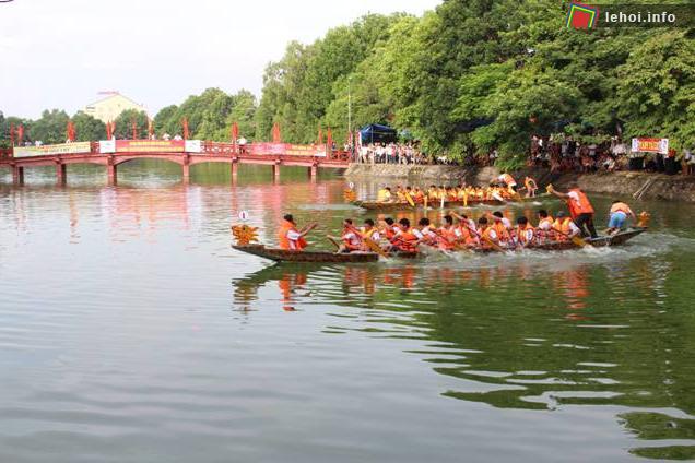 Lễ hội đua thuyền truyền thống ở Hương Khê - Hà Tĩnh