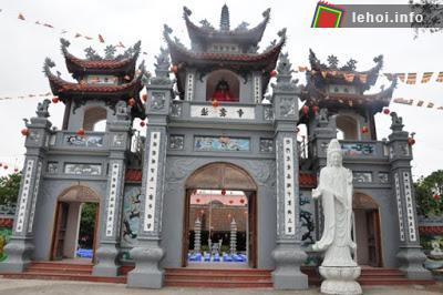 Chùa Pháp Vân thuộc quần thể chùa thờ Tứ Pháp tại Hưng Yên