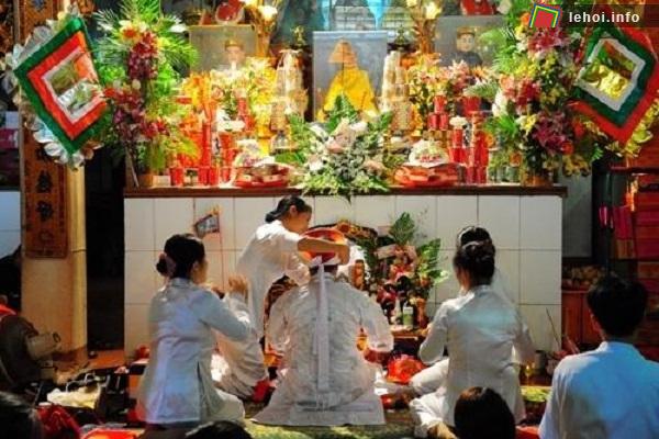 Lễ hội đền Chúa Thác Bờ điểm du lịch văn hóa tâm linh tỉnh Hòa Bình
