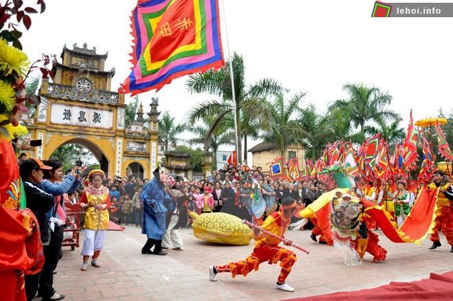 Múa lân trong lễ hội Kinh Dương Vương