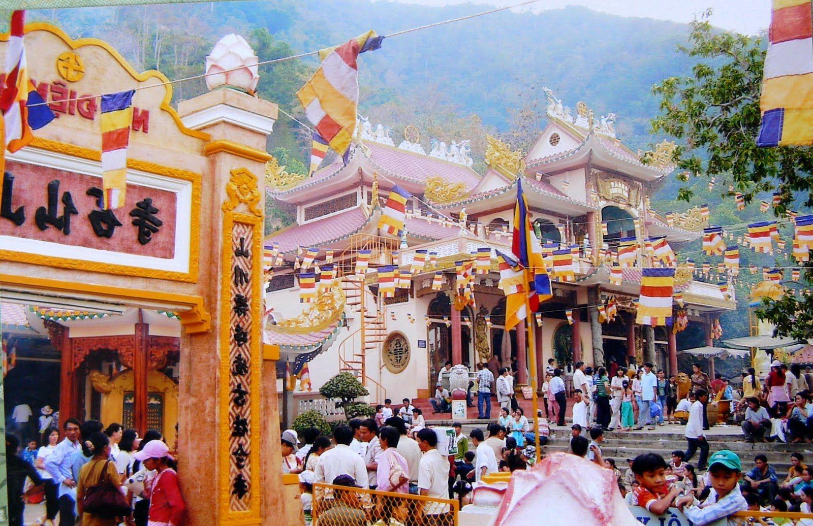 Hơn 1,3 triệu khách đã đến Tây Ninh trong những ngày diễn ra “Lễ hội núi Bà Đen – 2010”