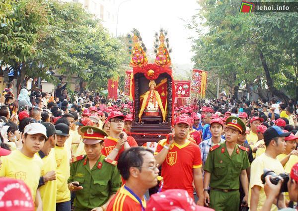 Lễ vía bà Thiên Hậu được xem là lễ hội lớn nhất hằng năm của chùa Bà