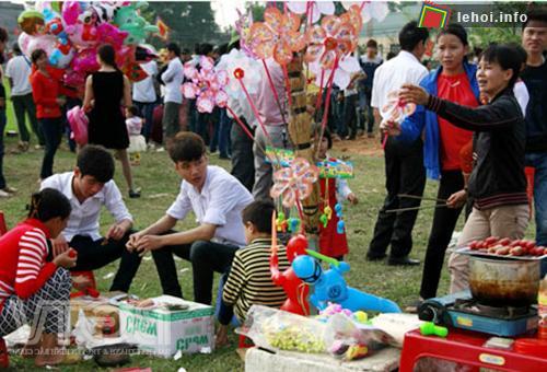 Quản lý vệ sinh an toàn thực phẩm tại lễ hội ở Bắc Giang còn bỏ ngỏ