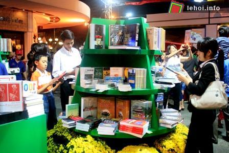 Khu vực sách thiếu nhi trong Lễ hội Đường sách năm 2011 tại TP.HCM