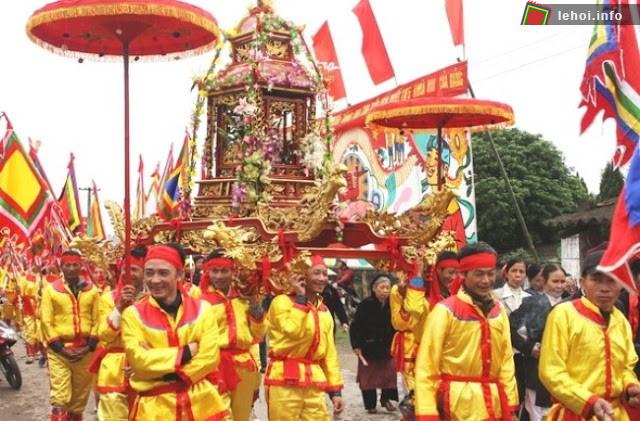 Lễ hội làng Yên Vệ ở Ninh Bình