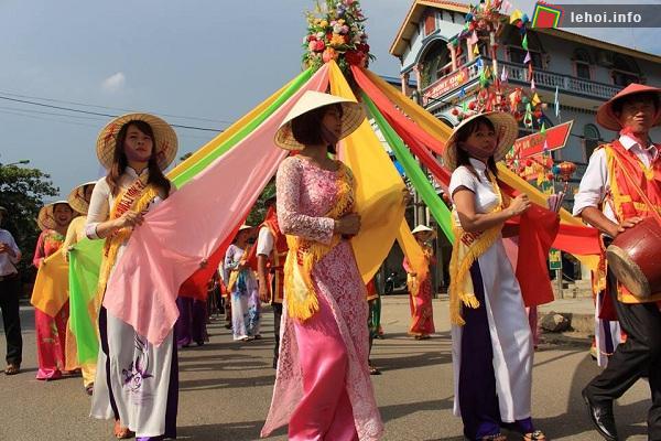Lễ rước hội truyền thống làng Canh Hoạch