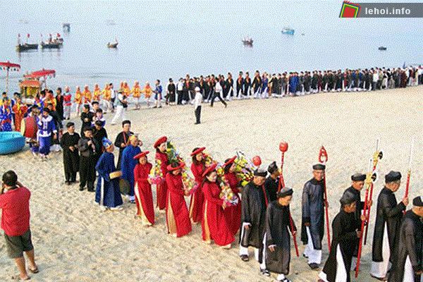 Lễ rước trong lễ tế Cá Ông tại Quảng Nam