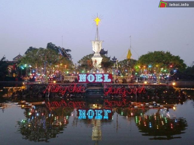Nhà thờ Phát Diệm được trang hoàng lộng lẫy đón Giáng sinh