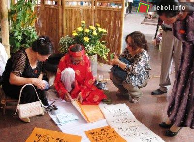 Hoạt động ở các quán thơ Lục Bát.