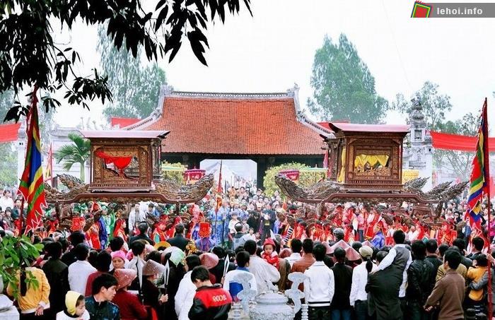 Lễ rước kiệu Hai Bà Trưng